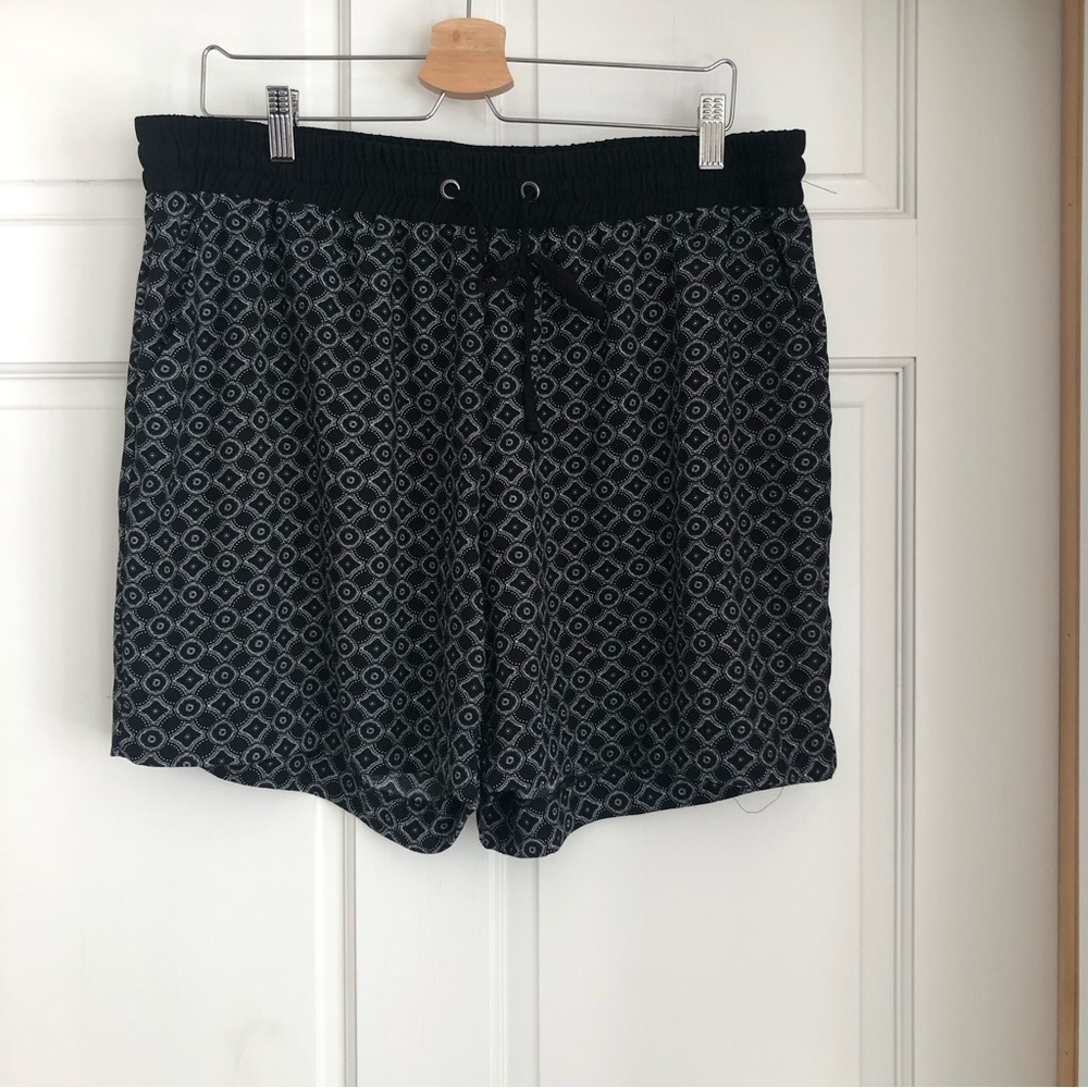 Casual Black Patterned Drawstring Shorts